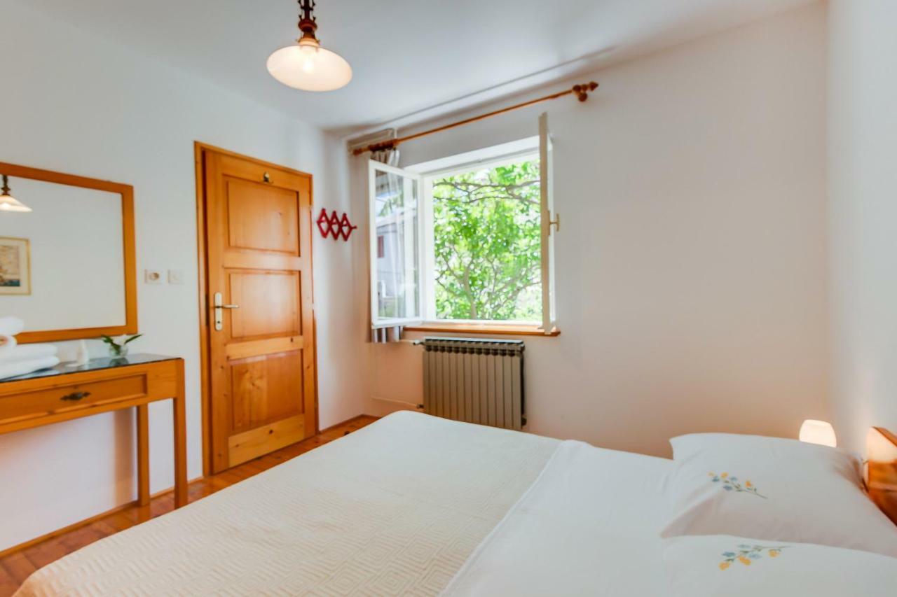 Apartman Pia Mali Lošinj Eksteriør bilde